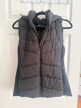 Zara fitted hooded vest